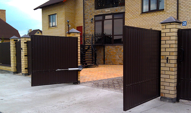 Секционные гаражные ворота Doorhan RSD01 (3000*2500)